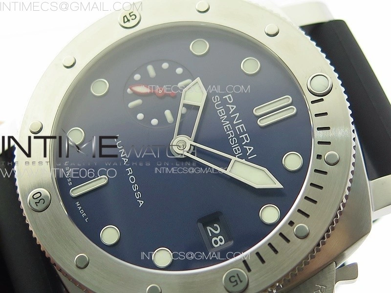 PAM1391 Luna Rossa TTF Best Edition on Black Rubber Strap P.900 Clone